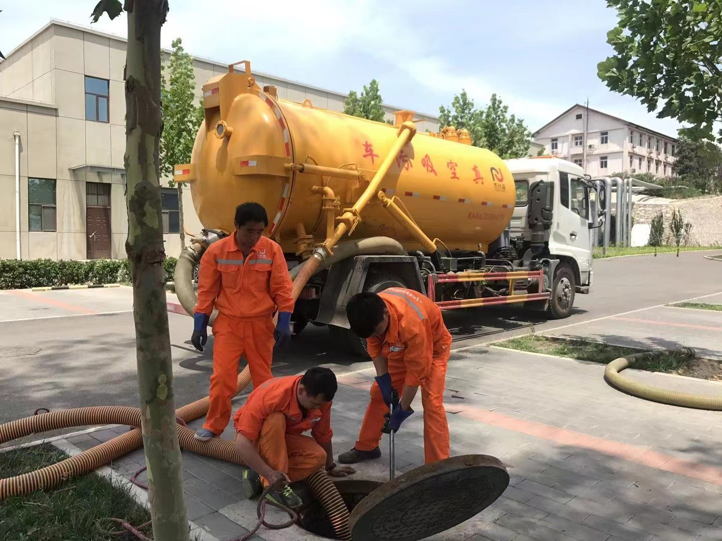 岳池化粪池清理与5-8吨吸粪车施工效率分析